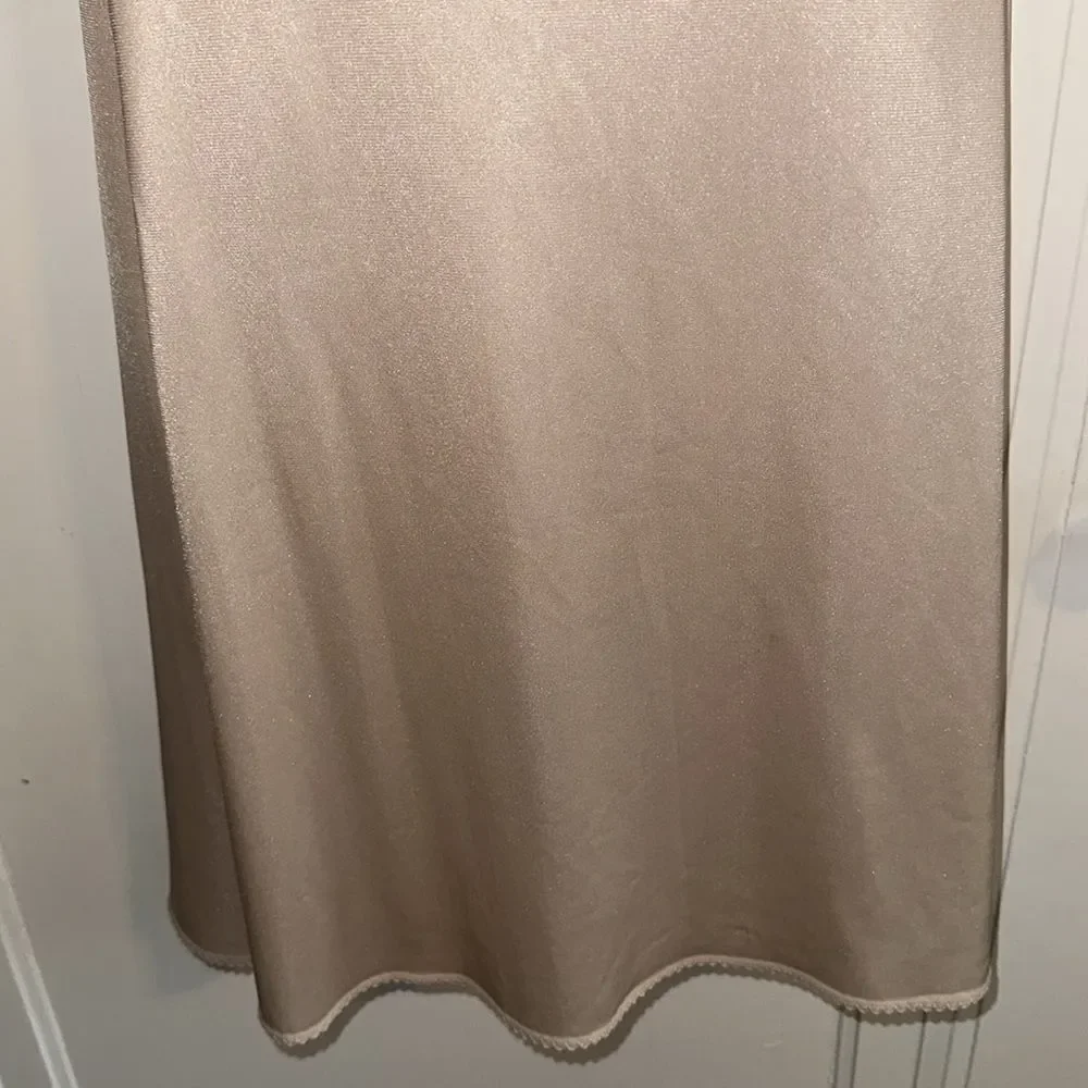 Vintage Vassarette‎ light tan half slip/ as is - Picture 2 of 7
